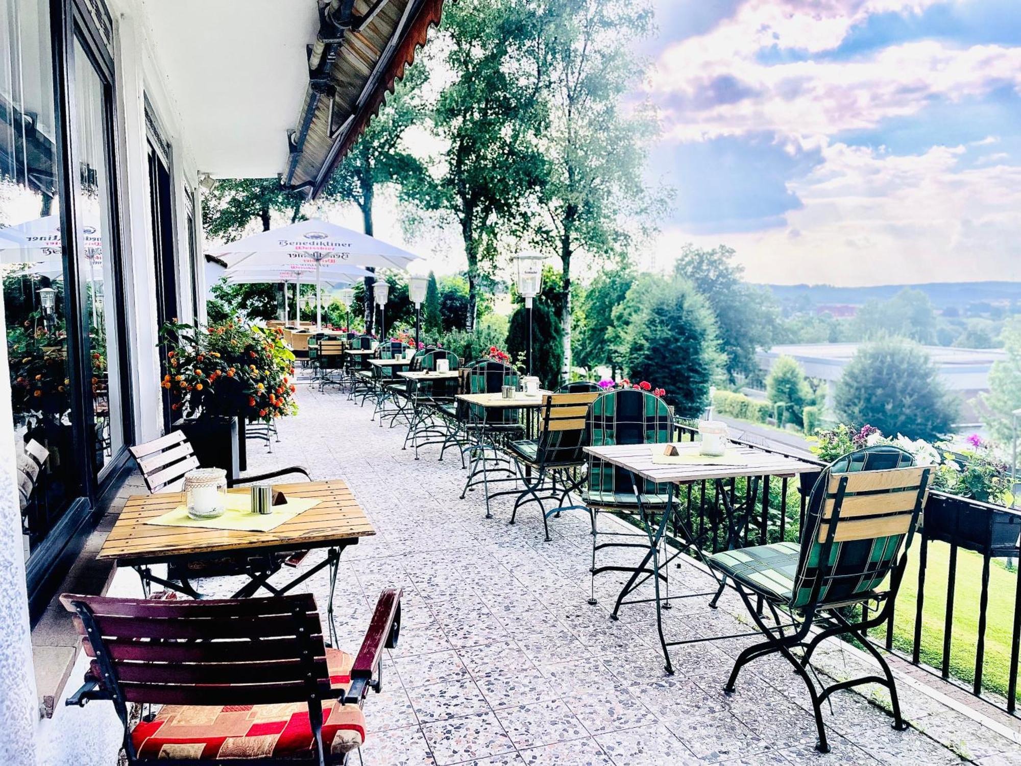 Berghof Hotel Nieheim Eksteriør billede